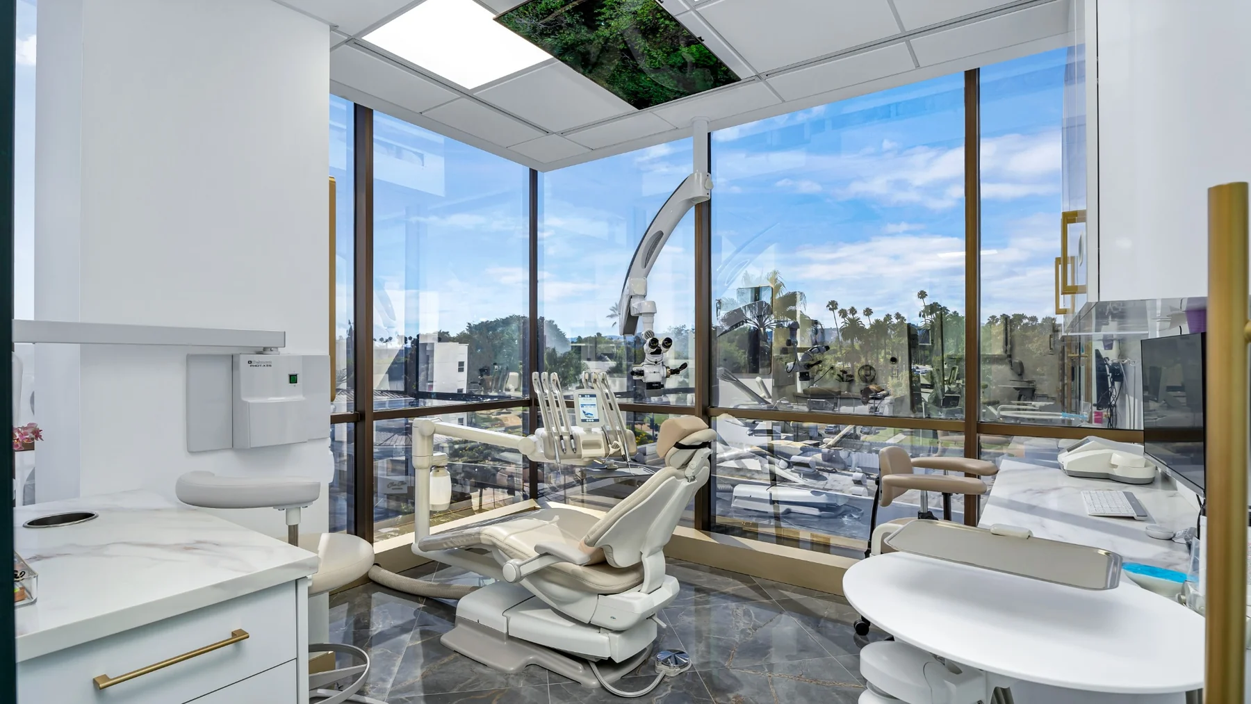 Bright Enzo Dentistry treatment room